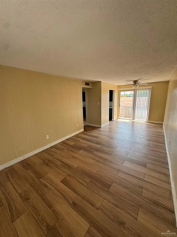 1 bed, 1.0 bath, 760 sqft, $700 — Photo 2