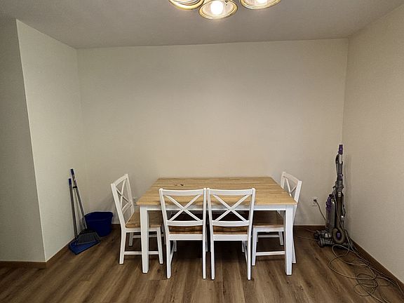 5th image of 864 Tremont St