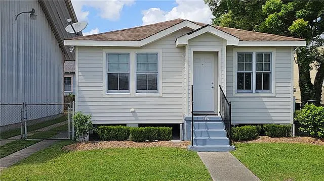 2 bed, 1.0 bath, 900 sqft, $1,500 — Photo 2