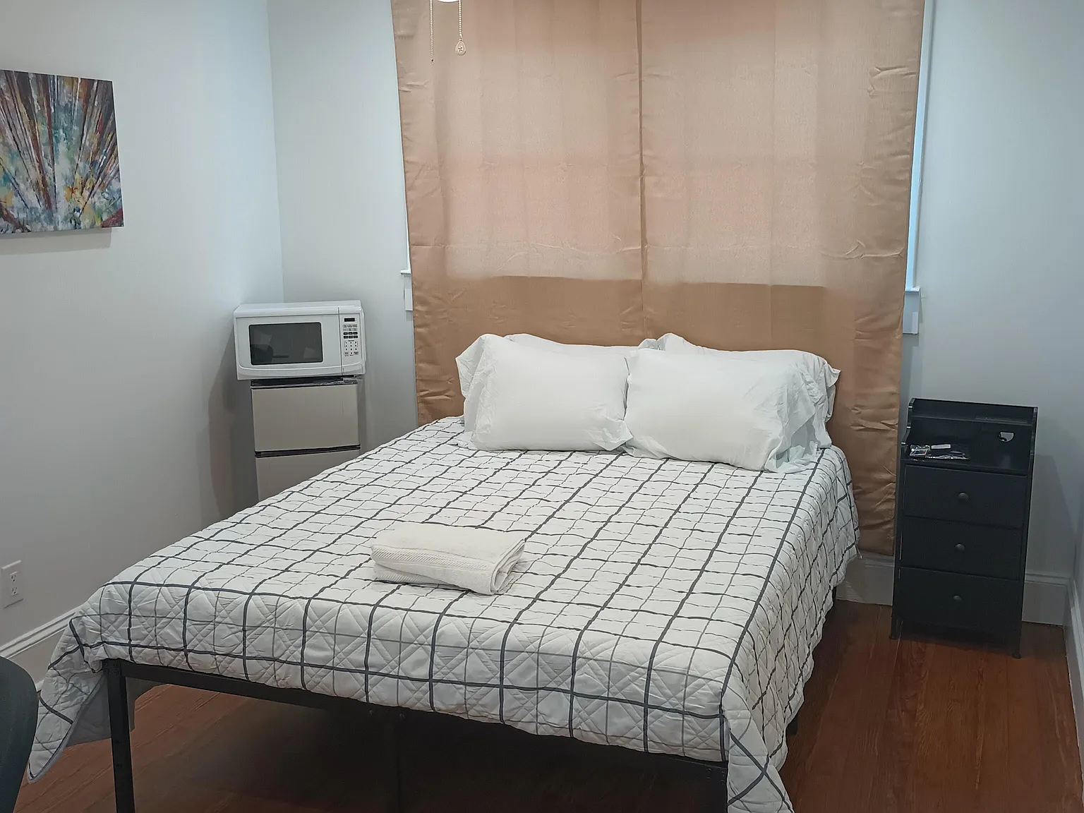 3 bed, 3.0 bath, 1000 sqft, $2,001 — Photo 1
