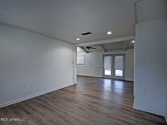 5th image of 2384 Harahan Rd