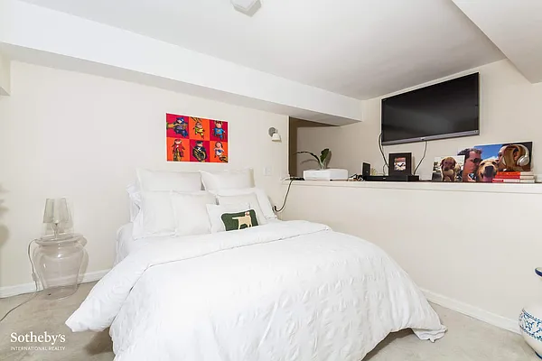 Sold by Sotheby's International Realty | media 21