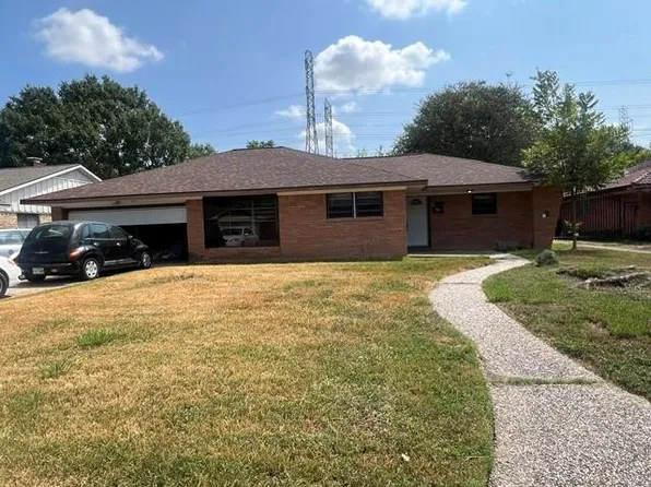 10311 Greenwillow Dr, Houston, TX 77035