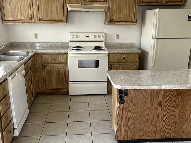 433 Avenida Garza #C — Photo 19
