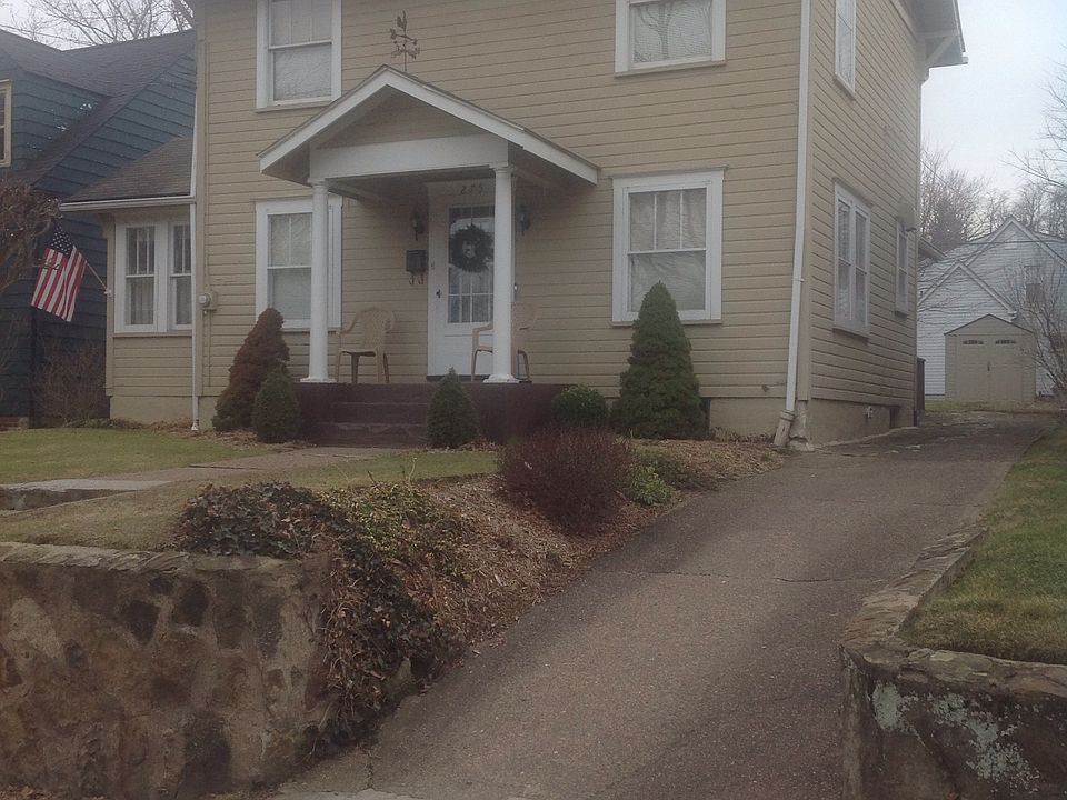 1st image of 275 Gramercy Pl