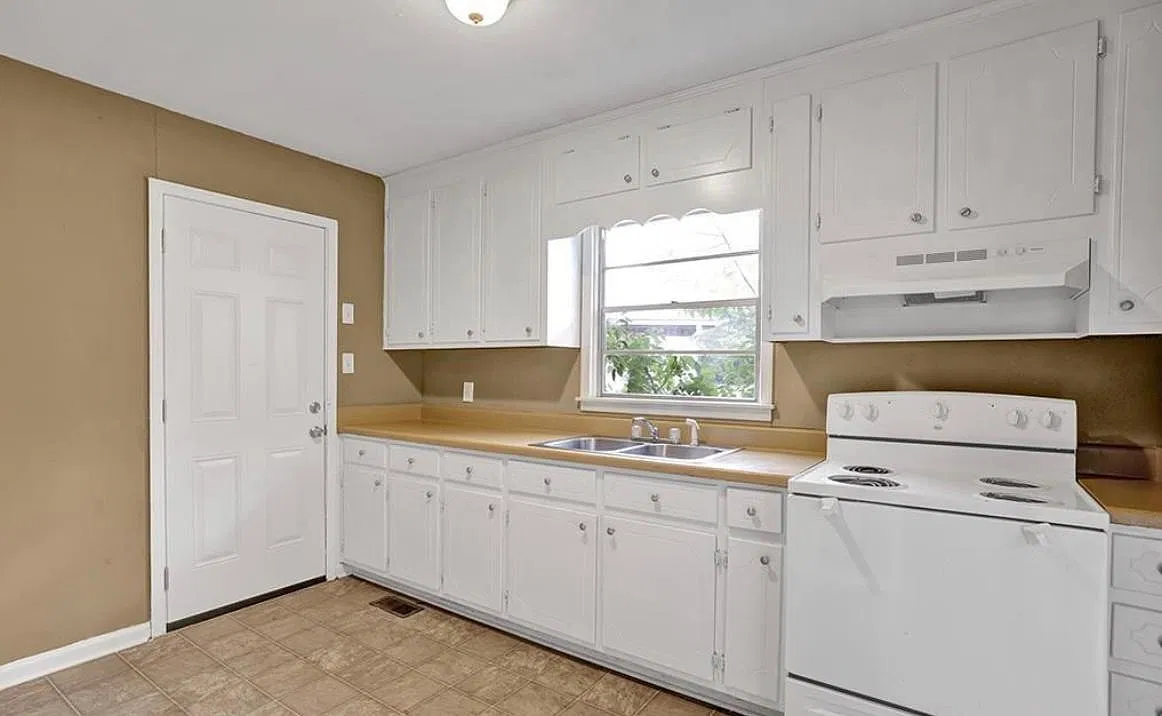 500 Robison Dr — Photo 4