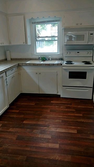 2nd image of 410 28th Ave N