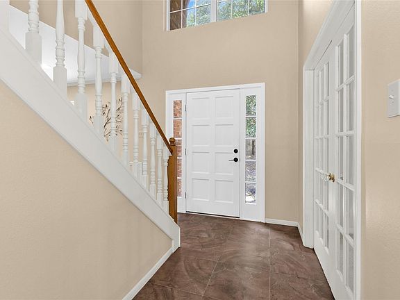 5th image of 1915 E Lake Dr