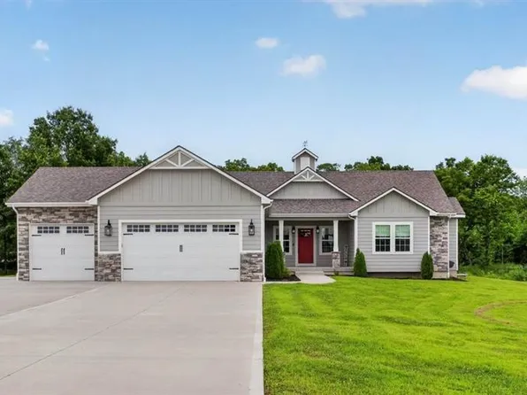 803 NE Lakota Dr, Adrian, MO 64720