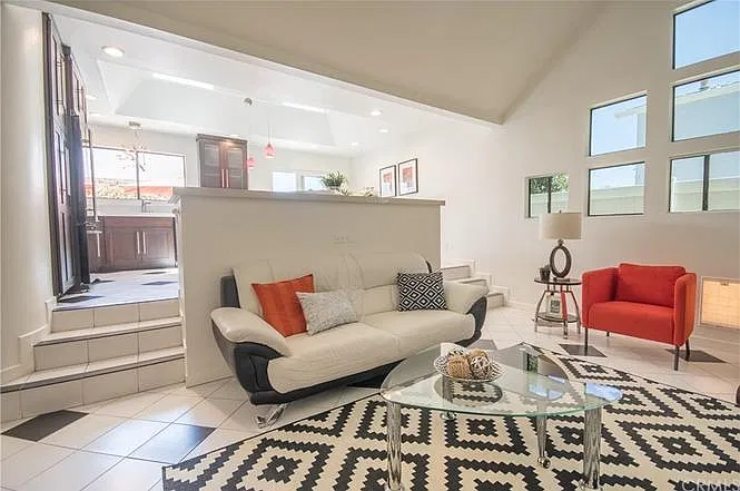 7675 Clay Ave — Photo 2
