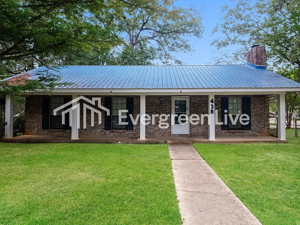 438 Terri Ln