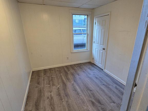 2nd image of 20 Lafrance Ct #1S