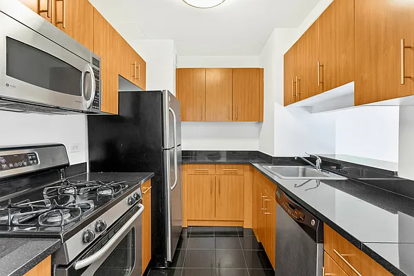 Rented by Douglas Elliman | media 3