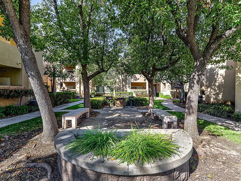 Portofino Apartments — Photo 7