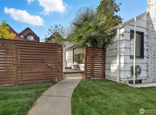 1018 NE 96th St, Seattle, WA 98115