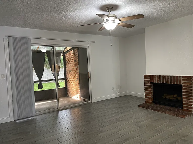 2339 Huntington Green Ct — Photo 8