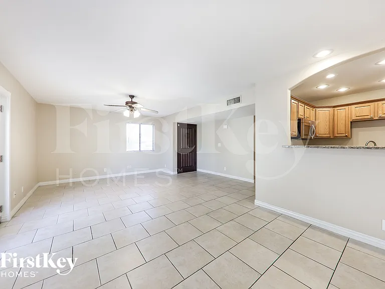 9044 N 52nd Dr — Photo 3