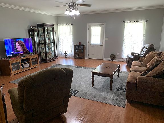 4th image of 15244 Sweet Pecan Ave