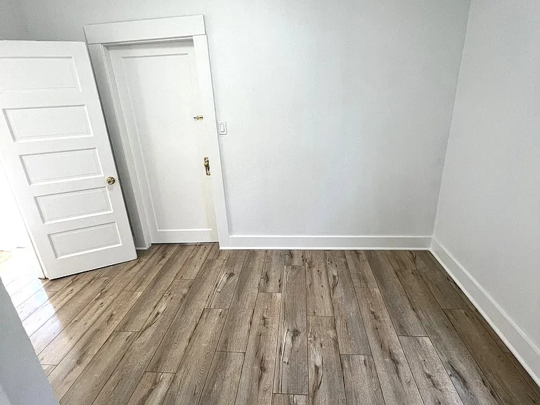 130 W De La Guerra St — Photo 14