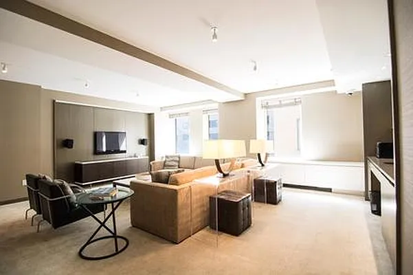 Rented by Compass | media 23