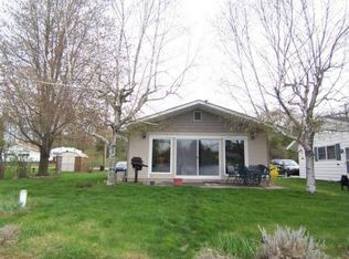 220 Oak Grove Dr, Brooklyn, MI