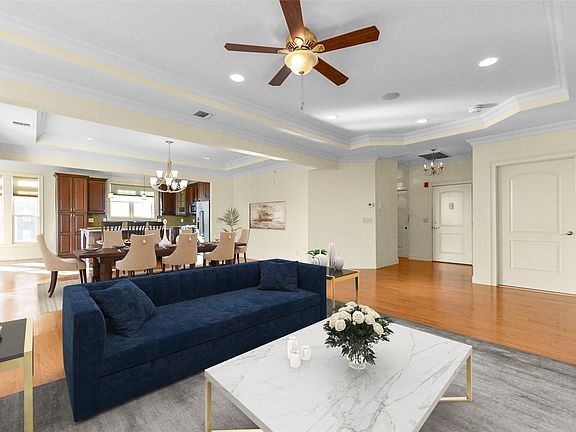 2nd image of 1183 Roosevelt Way