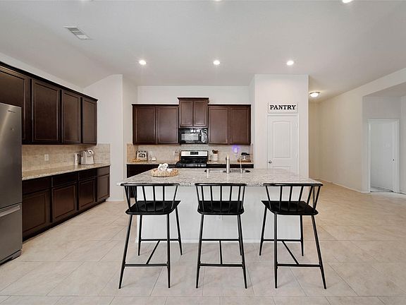 3rd image of 12223 Antilles Ln