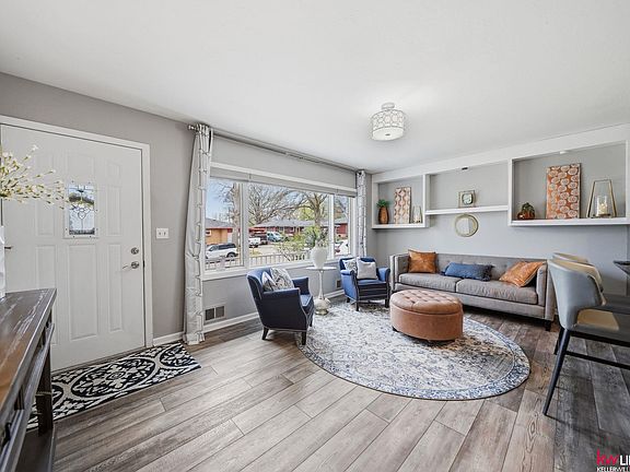4th image of 430 Indian Rd