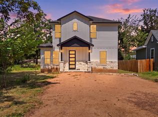 504 Walker St, Smithville, TX 78957