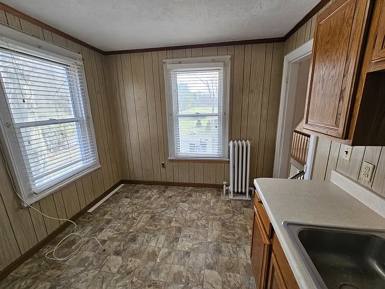 31 Hazen St #2 — Photo 4