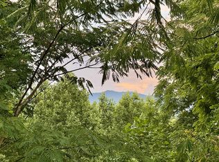 3 Huscusson Dr, Franklin, NC 28734