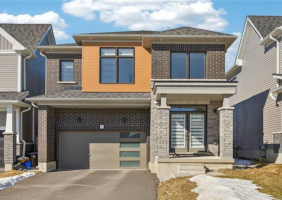 1st image of 25 Wintergreen Cres
