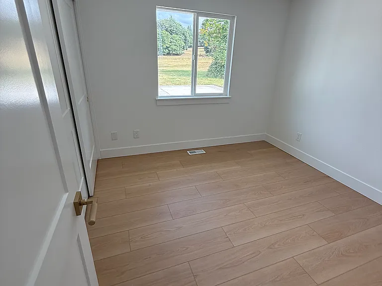 81079-81081 Highway 103 — Photo 17