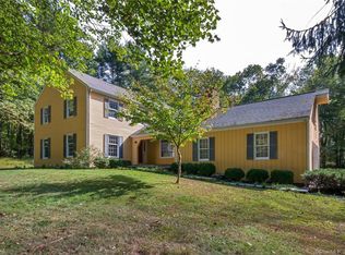 21 Ridgewood Dr, Redding, CT 06896