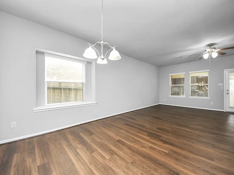 6306 Bain Dr — Photo 17