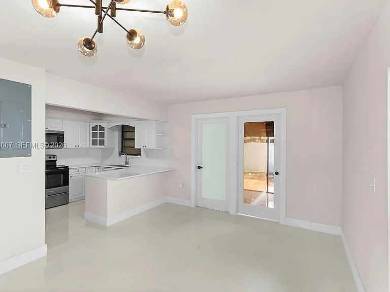 6330 SW 135th Ave — Photo 4