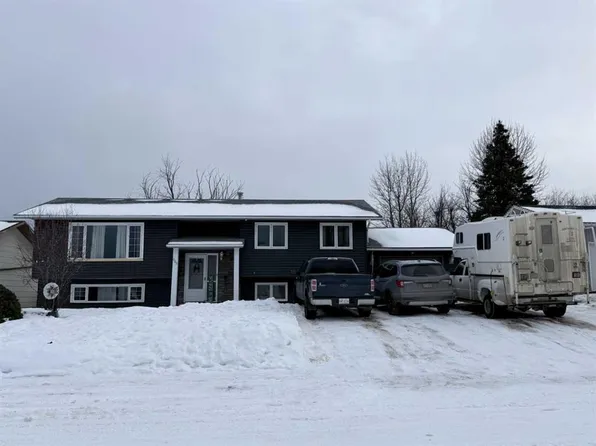 809 NE 8th St, Fox Creek, AB T0H 1P0