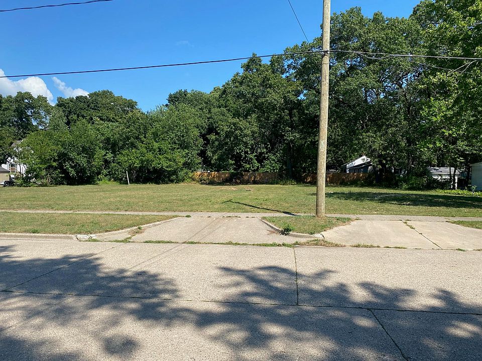 1st image of 580 School St
