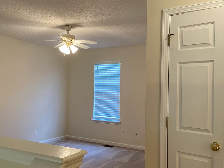1149 Riverside Ter — Photo 9