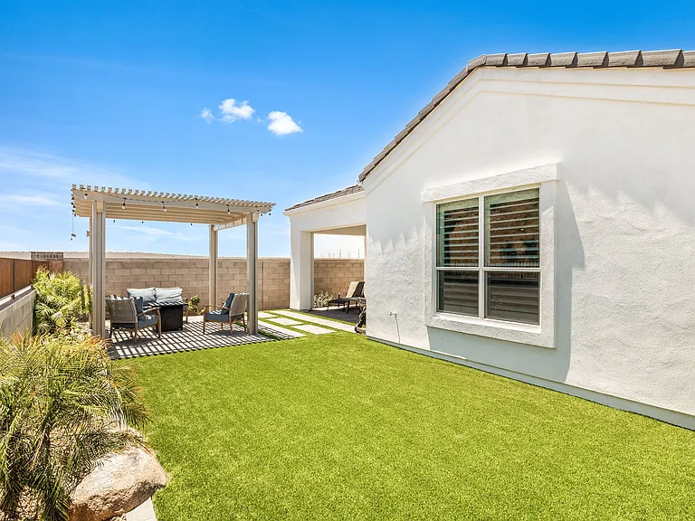 1725 E Questa Dr — Photo 75