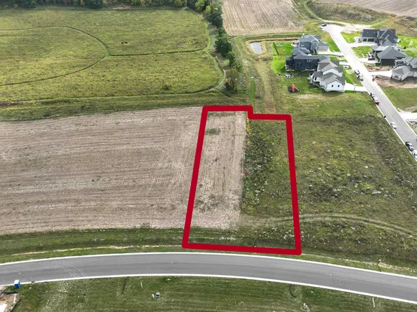 5967 Burning Prairie Dr, Waunakee, WI 53597