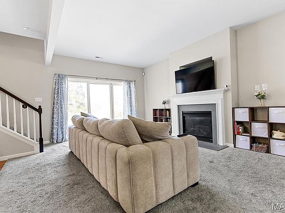 2nd image of 1031 Glengarry Dr