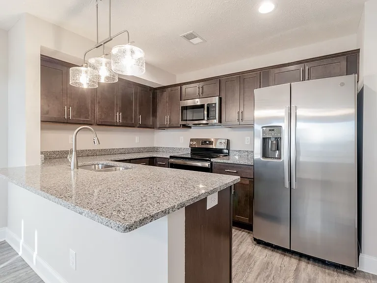 1000 Henry Place Blvd #101 — Photo 8