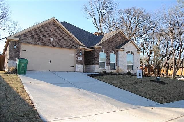 1st image of 901 Summer Oaks Dr
