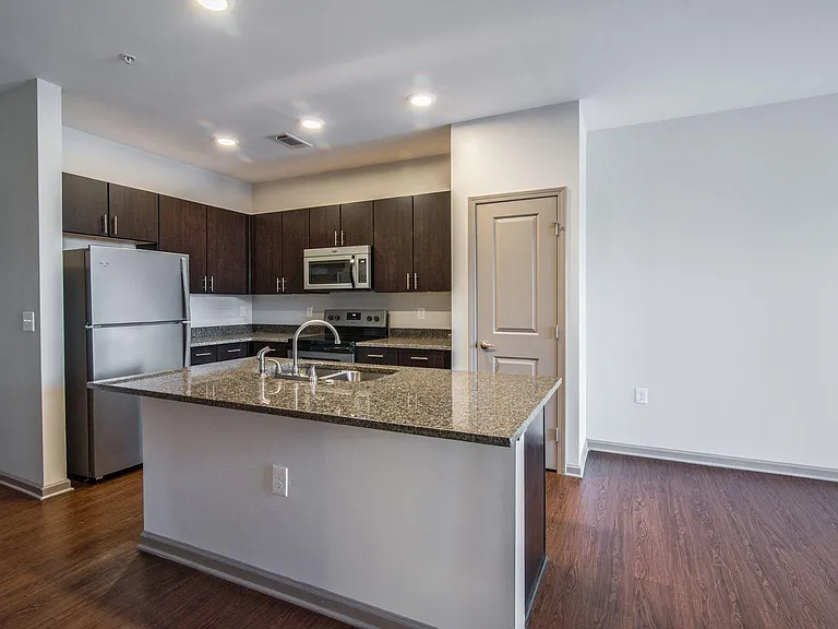 Marvel Apartments — Photo 40
