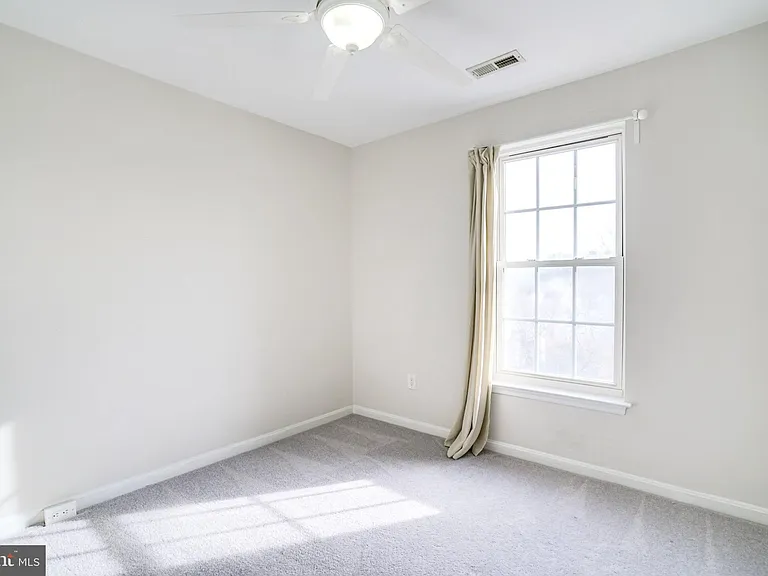 7372 Ardglass Dr — Photo 33