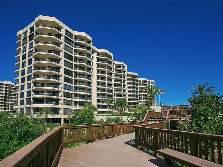 1211 Gulf Of Mexico Dr #1005 — Photo 1