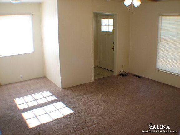 2nd image of 205 E Kirwin Ave