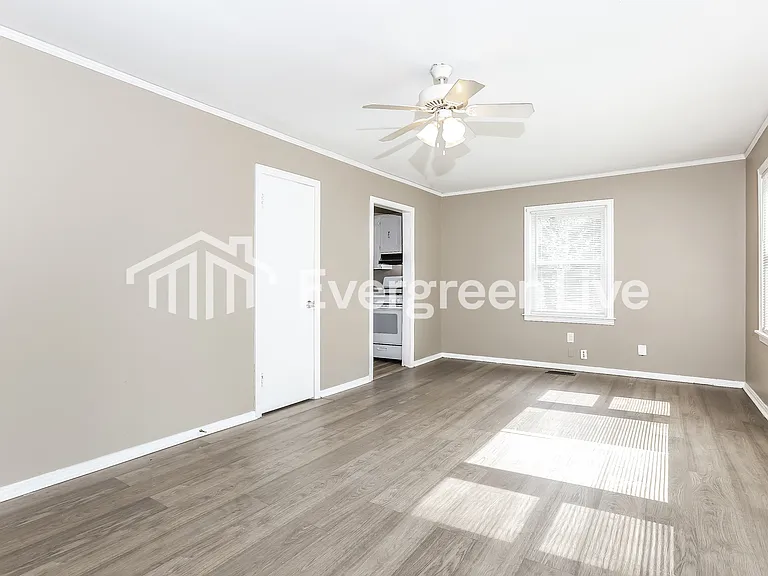 4612 Augusta St — Photo 5