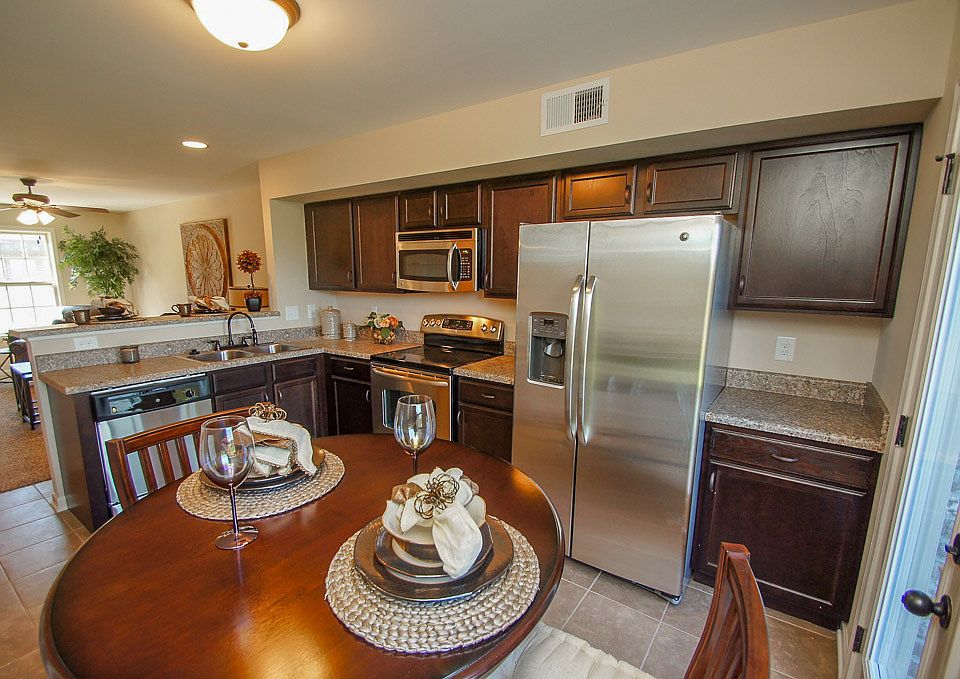 Kitchen with Breakfast Bar